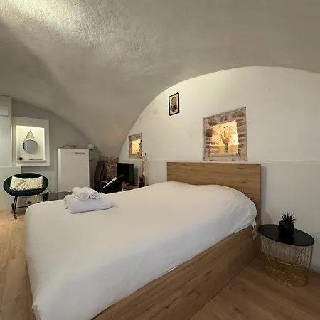 Vieil Rue Du Bateau Antibes