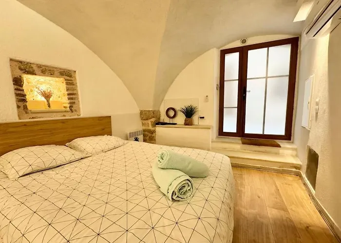 Appartement Vieil Rue Du Bateau Antibes